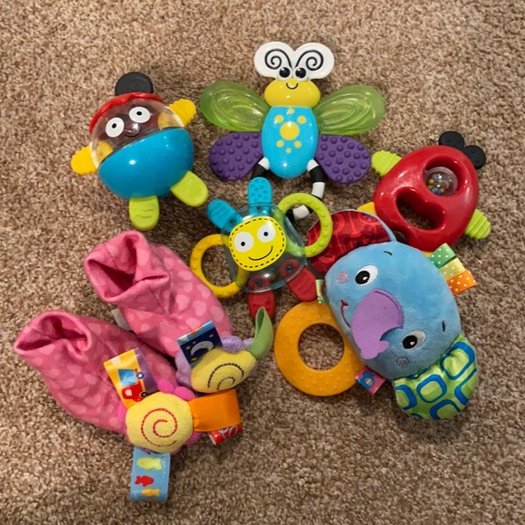 Other - 🧸 4 toys/$25 - infant/baby rattle/sensory bundle